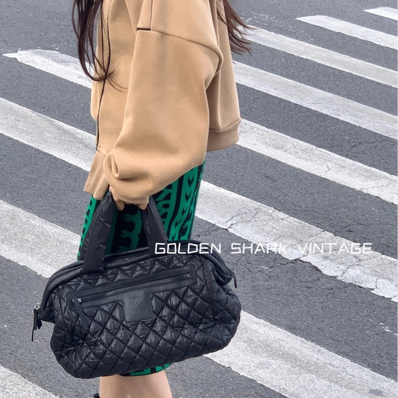 🉑肩背🈚️重量 #耐用超好裝 #甜甜💰香奈兒羽絨泡芙雲朵包 行李袋超好用-5