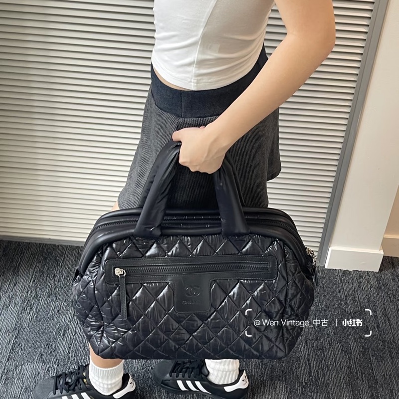 🉑肩背🈚️重量 #耐用超好裝 #甜甜💰香奈兒羽絨泡芙雲朵包 行李袋超好用-7