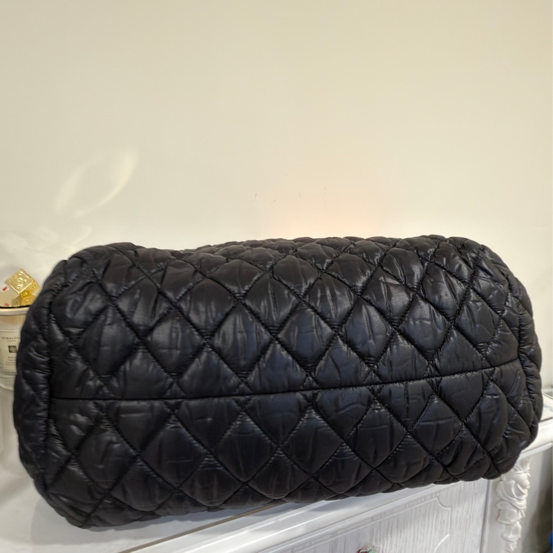 🉑肩背🈚️重量 #耐用超好裝 #甜甜💰香奈兒羽絨泡芙雲朵包 行李袋超好用-16