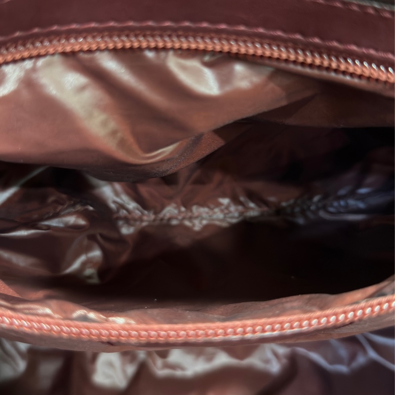 🉑肩背🈚️重量 #耐用超好裝 #甜甜💰香奈兒羽絨泡芙雲朵包 行李袋超好用-19