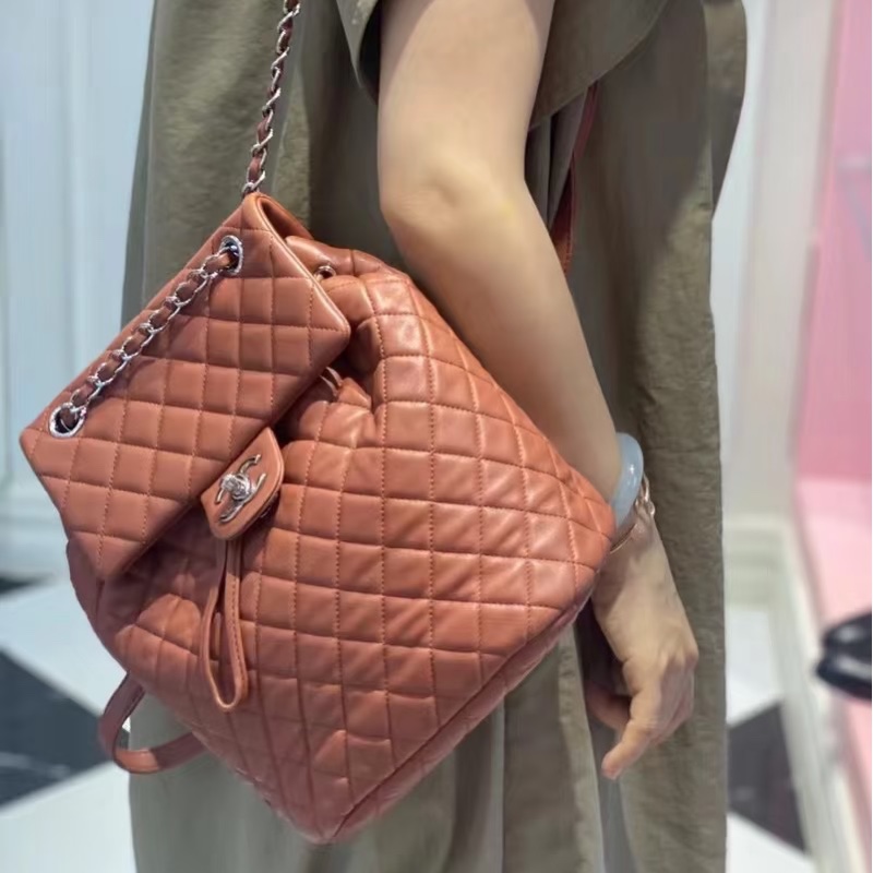 #新年紅 #拍拍圈購入 #超甜💰 香奈兒薩爾茲堡雙肩後背包-1