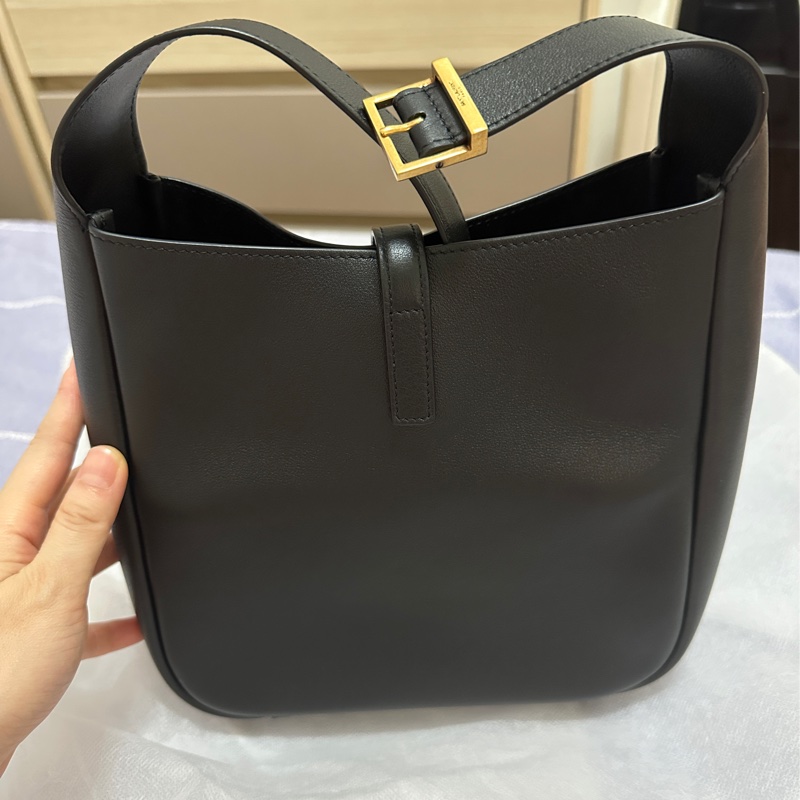 YSL  Saint laurent le 5 à 7小型粒面皮革柔軟手袋 hobo 黑-5