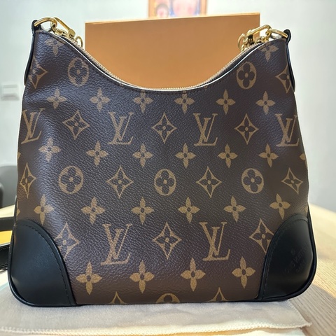 LOUIS VUITTON LV BOULOGNE 牛角包 黑 M45831