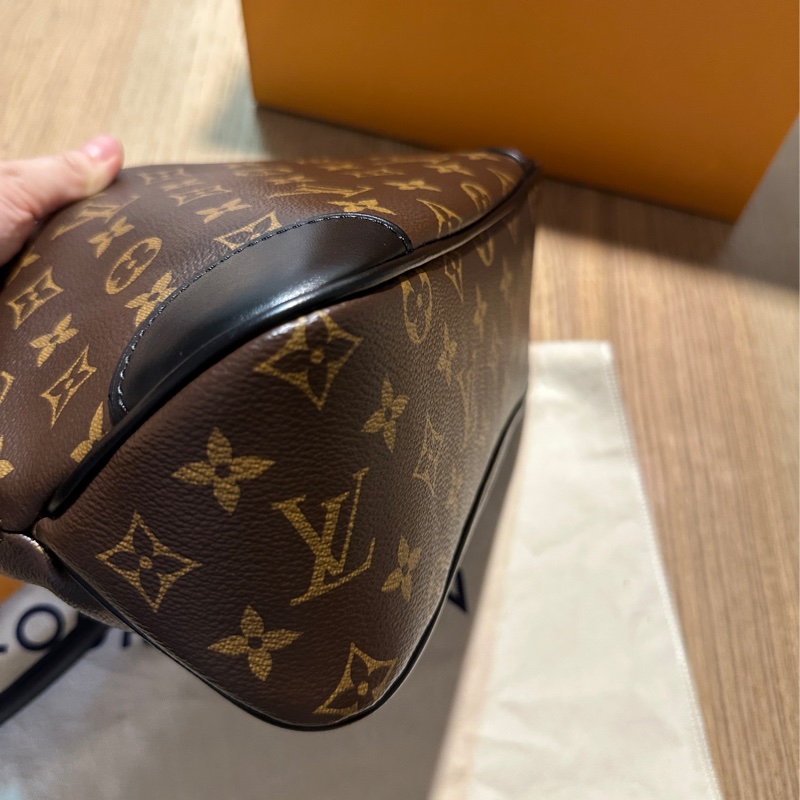 LOUIS VUITTON LV BOULOGNE 牛角包 黑 M45831-3