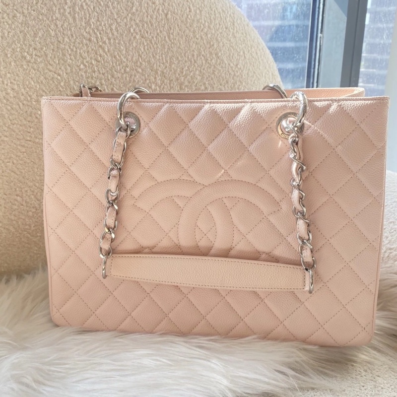 【近新閒置品】Chanel 香奈兒21開櫻花粉荔枝牛皮大logo GST手提包-0