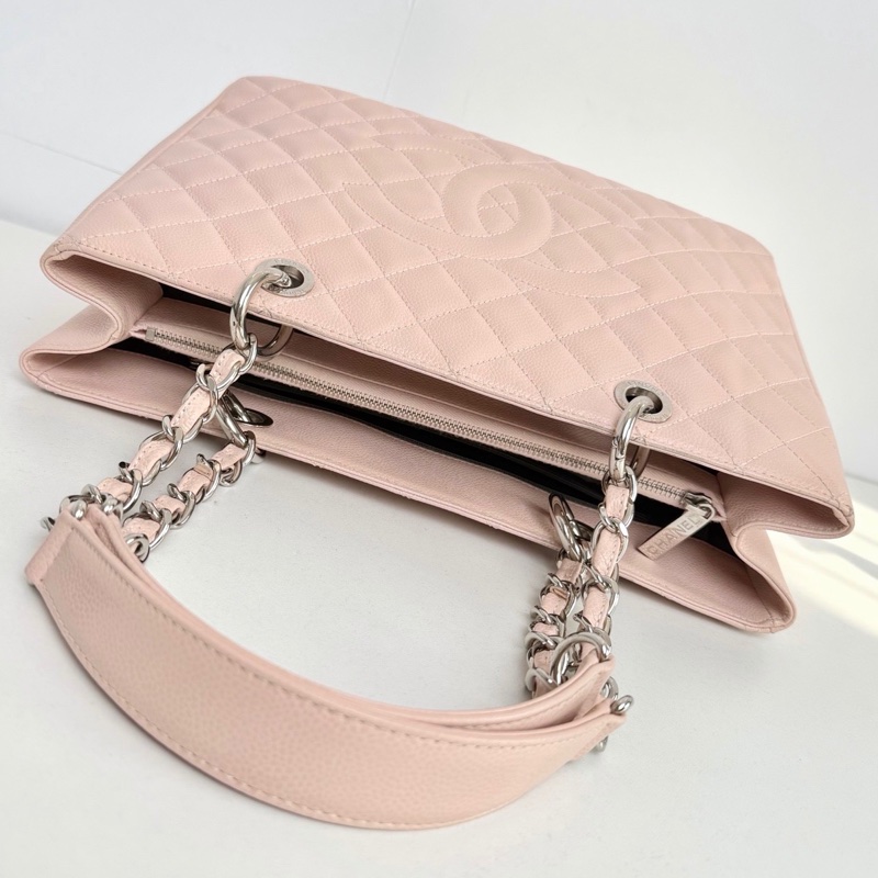 【近新閒置品】Chanel 香奈兒21開櫻花粉荔枝牛皮大logo GST手提包-6