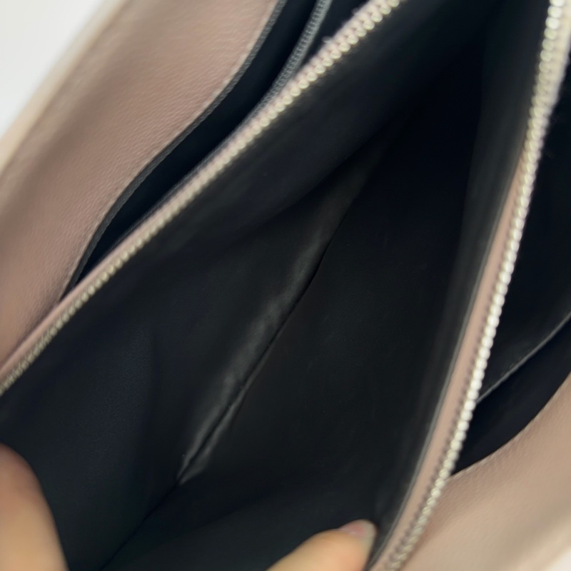 【近新閒置品】Chanel 香奈兒21開櫻花粉荔枝牛皮大logo GST手提包-13