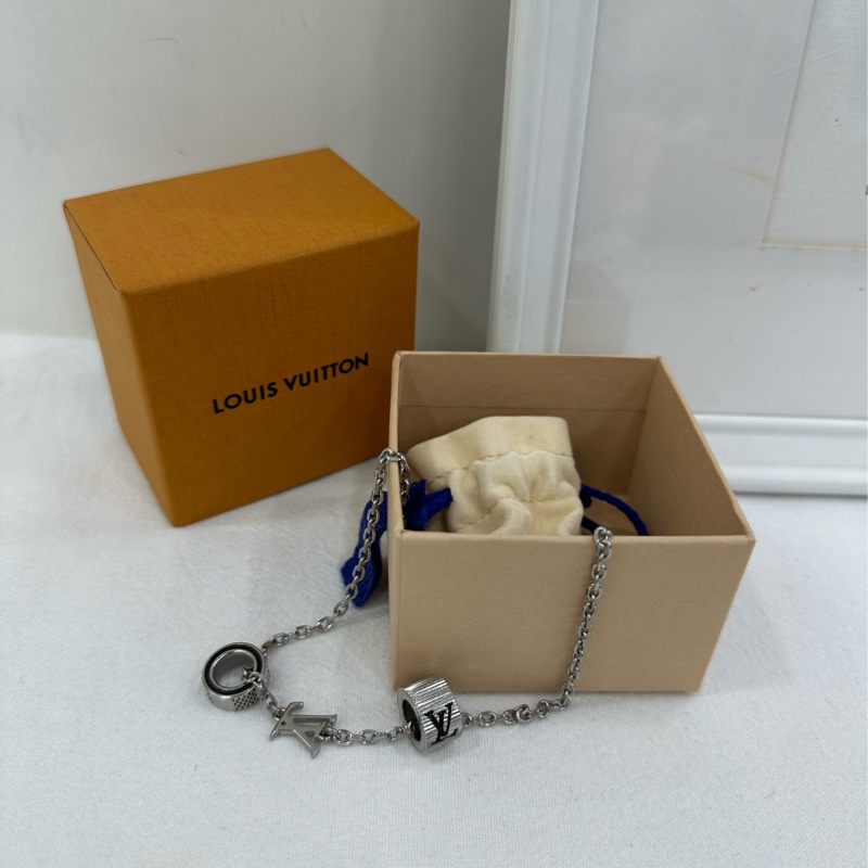 Louis Vuitton LV黃銅加琺瑯項鍊，經典款式，時尚百搭-0