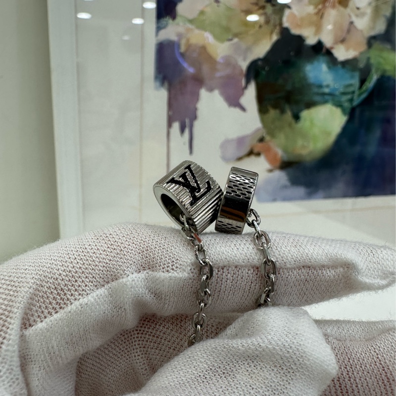 Louis Vuitton LV黃銅加琺瑯項鍊，經典款式，時尚百搭-3