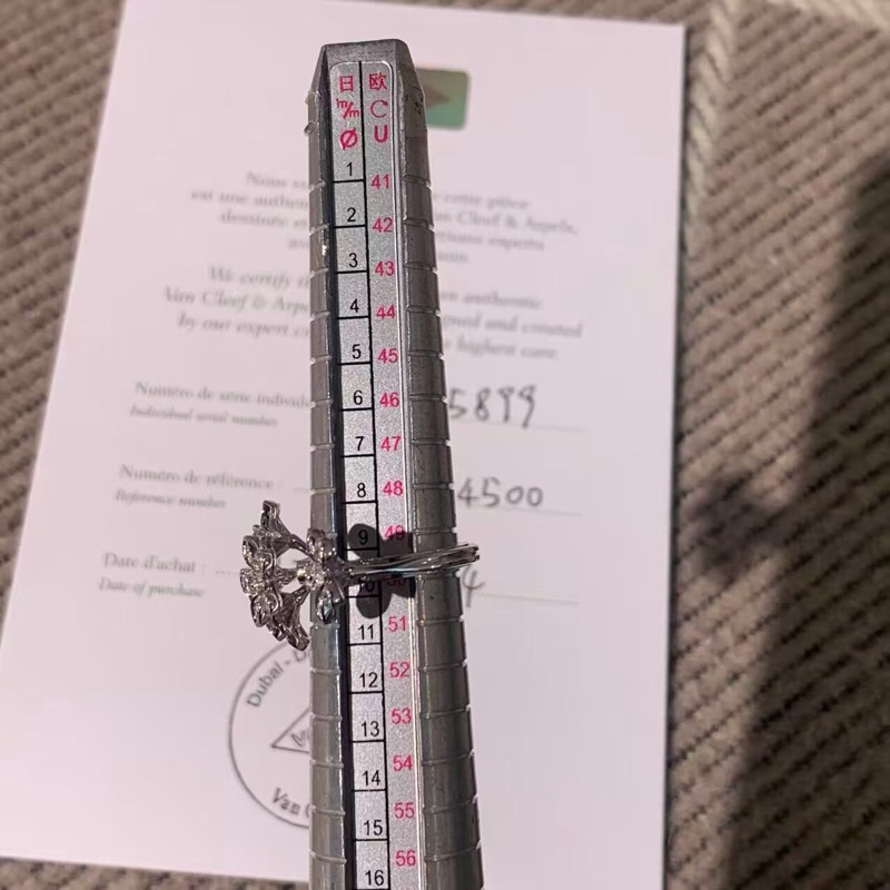 Vca梵克雅寶socrate 白金滿鑽花朵指間戒50號，2024購入-4