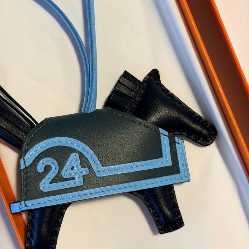 New! Rodeo Robeo 24 PM愛馬仕新款穿衣小馬吊飾 黑-1