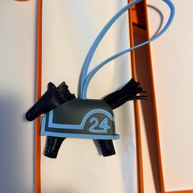 New! Rodeo Robeo 24 PM愛馬仕新款穿衣小馬吊飾 黑-4