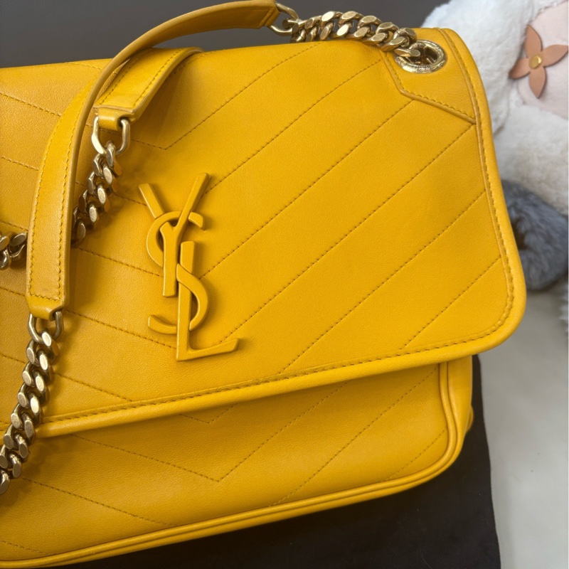 YSL聖羅蘭黃色V紋niki中號，28×20輕微使用痕跡，D扣，琥珀黃色，有塵袋-1