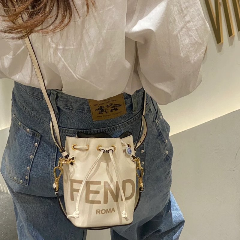 FENDI Mon tresor手提水桶包 - 奶白-1
