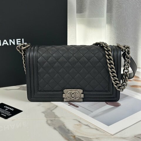 CHANEL Boy25 粒面牛皮口蓋包 - 黑銀29開