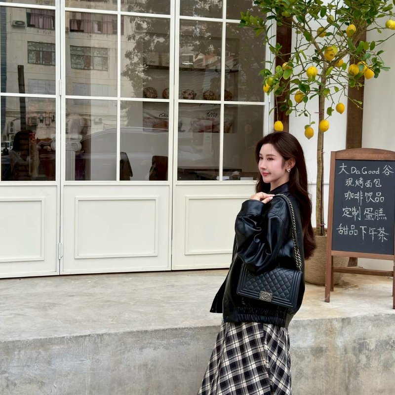 CHANEL Boy25 粒面牛皮口蓋包 - 黑銀29開-9