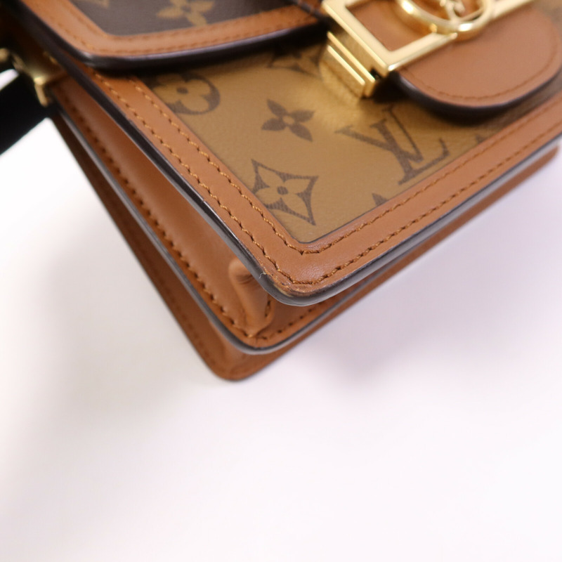 LOUIS VUITTON Monogram Reverse Mini Dauphine 金扣肩背袋-10