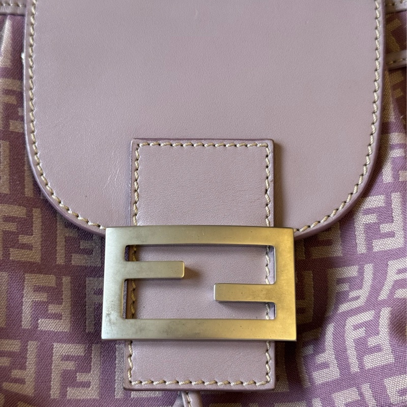 Fendi淺紫色腋下包-16