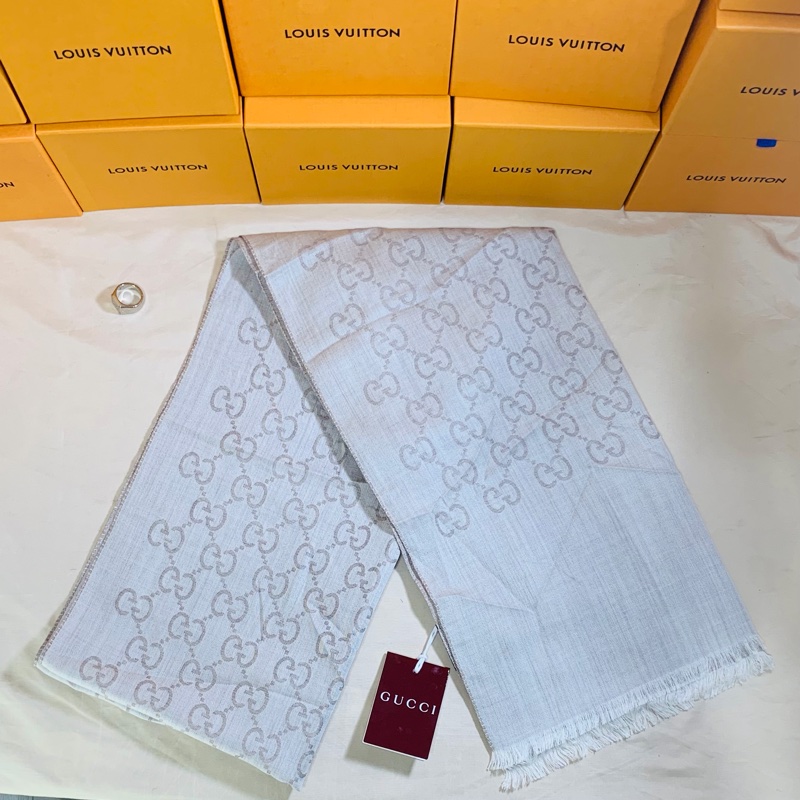 ‼️全台最甜 全新含吊牌 Gucci 古馳 燕麥老花滿版雙色羊毛圍巾 披肩-3