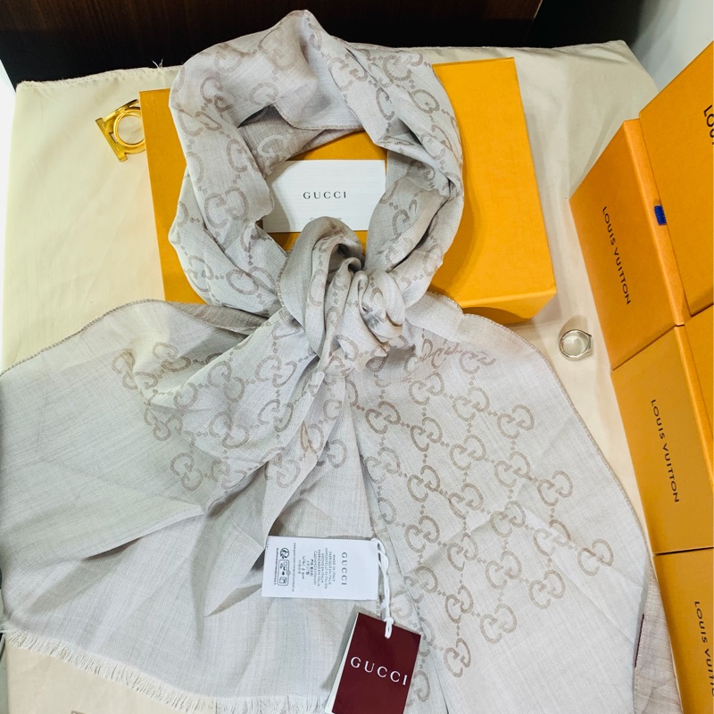 ‼️全台最甜 全新含吊牌 Gucci 古馳 燕麥老花滿版雙色羊毛圍巾 披肩-5