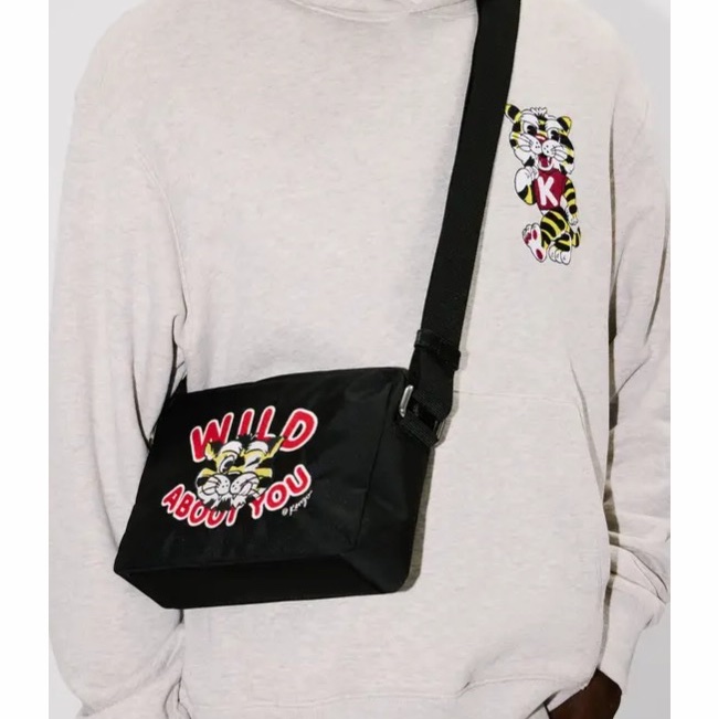 Kenzo 男士 KENZO Wild Tiger 斜挎包均碼碼22cm*6cm*14.5cm-1