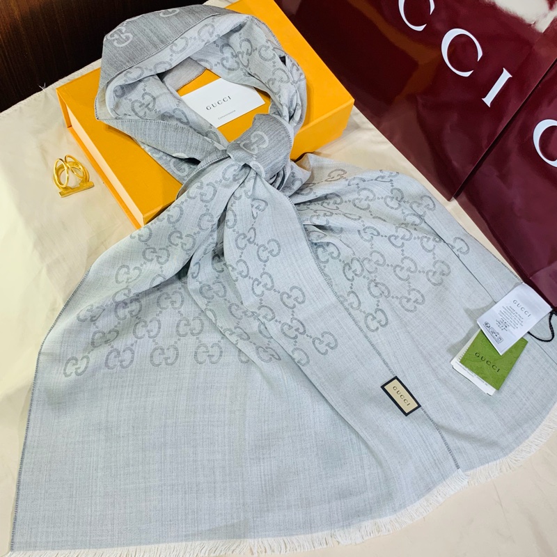 ‼️全台最甜 全新含吊牌 Gucci 古馳 淺灰老花滿版雙色羊毛圍巾 披肩-5