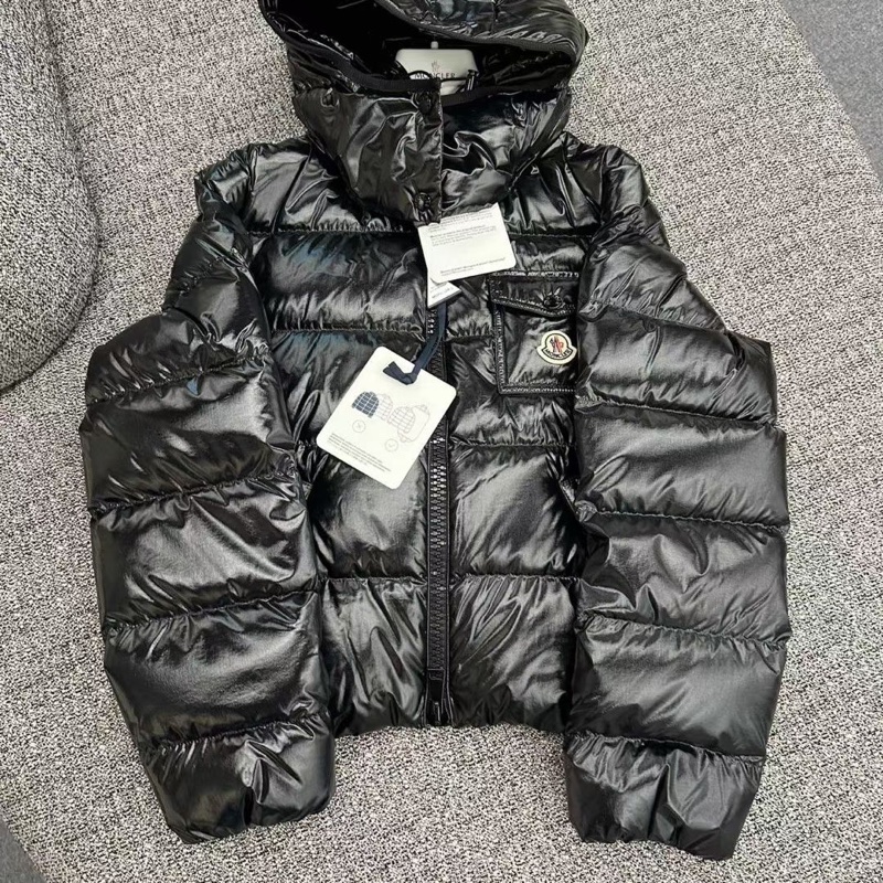 Moncler -Andro 女款 羽絨 黑1碼 ，白2碼-1