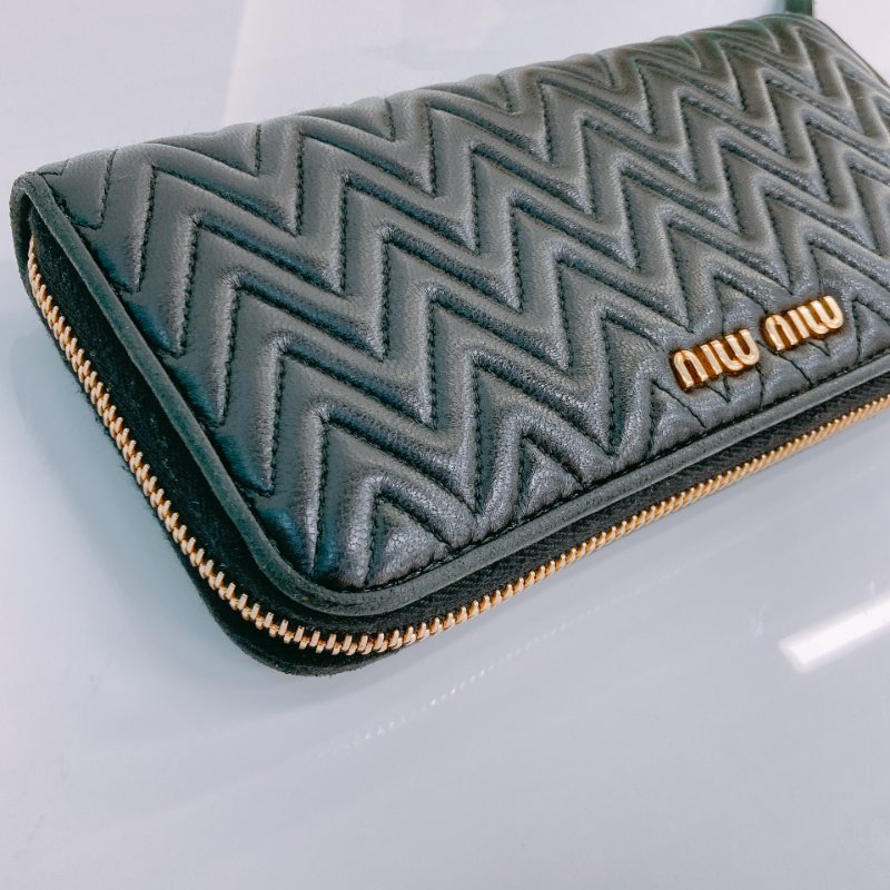 MS0549 Miu Miu 繆繆 褶皺皮革 長銀包 羊皮 金扣 Matelasse Zip Around Long Wallet Black x GHW-11