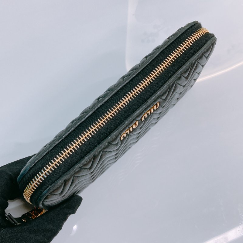 MS0549 Miu Miu 繆繆 褶皺皮革 長銀包 羊皮 金扣 Matelasse Zip Around Long Wallet Black x GHW-13