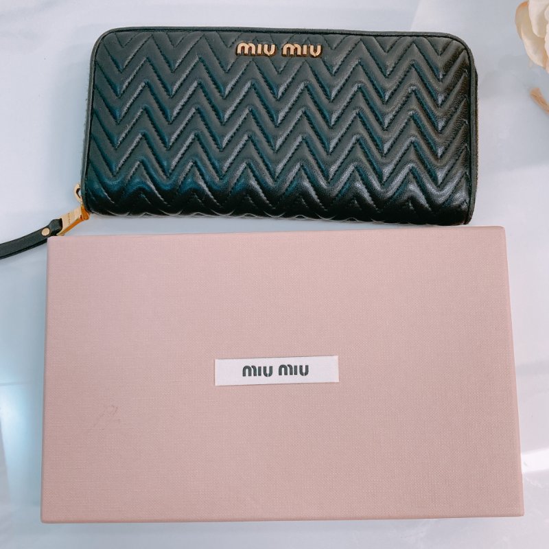 MS0549 Miu Miu 繆繆 褶皺皮革 長銀包 羊皮 金扣 Matelasse Zip Around Long Wallet Black x GHW-17