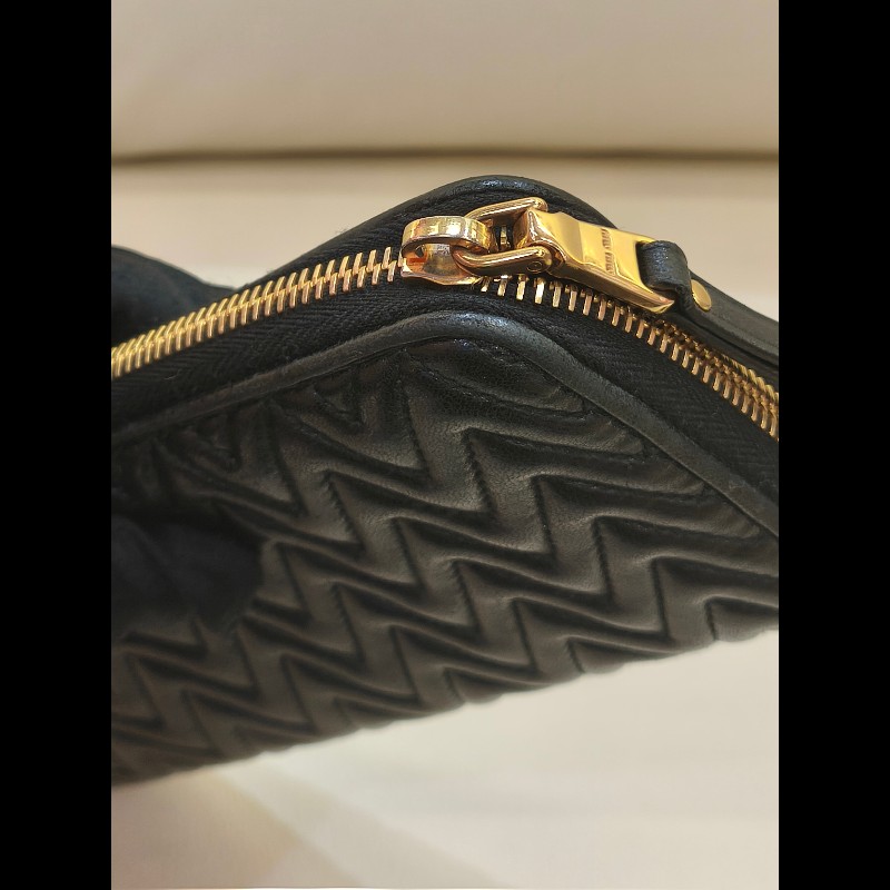 MS0549 Miu Miu 繆繆 褶皺皮革 長銀包 羊皮 金扣 Matelasse Zip Around Long Wallet Black x GHW-39