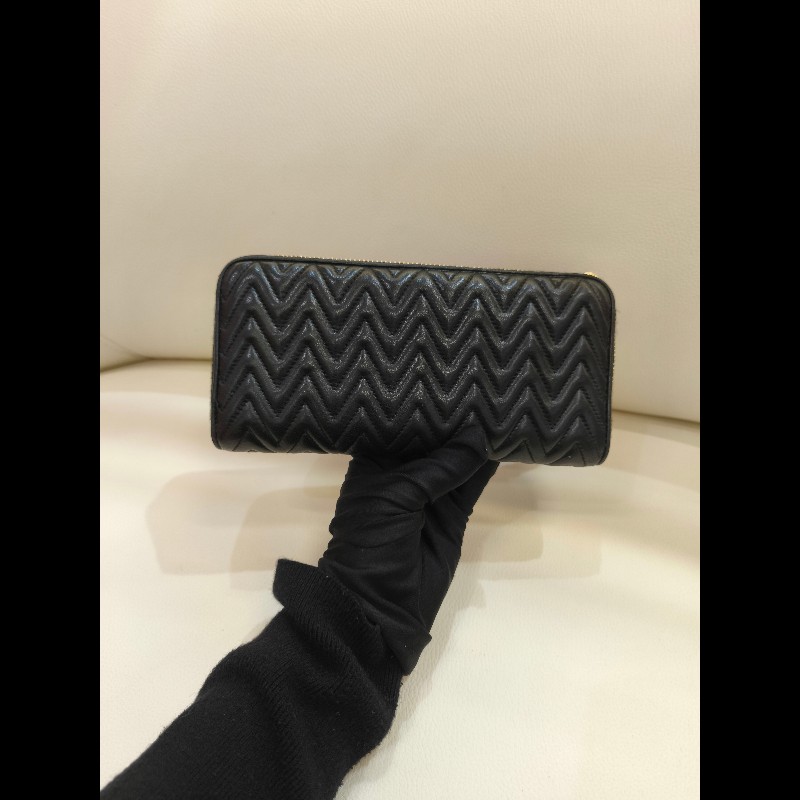 MS0549 Miu Miu 繆繆 褶皺皮革 長銀包 羊皮 金扣 Matelasse Zip Around Long Wallet Black x GHW-44