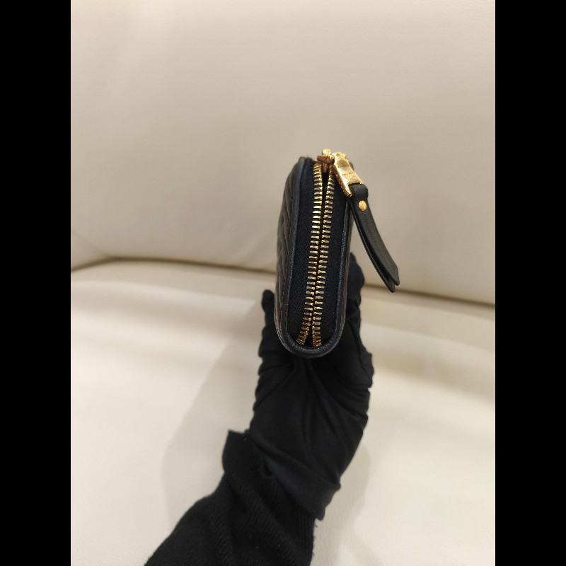 MS0549 Miu Miu 繆繆 褶皺皮革 長銀包 羊皮 金扣 Matelasse Zip Around Long Wallet Black x GHW-45