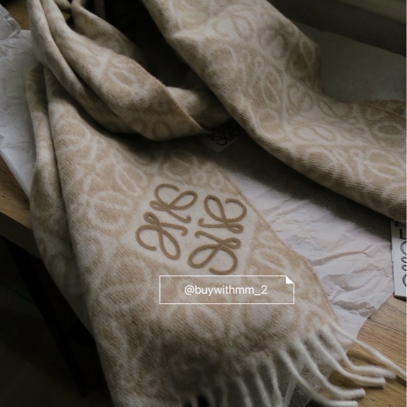 ⭐️需預購⭐️Loewe 奶茶色圍巾-2