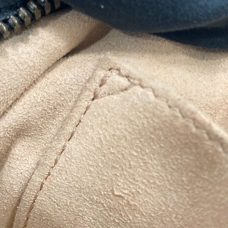 GUCCI 古馳 447632 GG Marmont Medium 羊皮 相機包 斜背包 黑色 金釦-11
