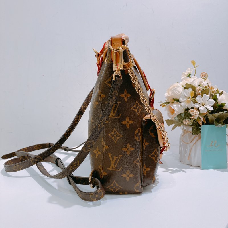 TW4701 Louis Vuitton路易威登 經典老花紋路 小青蛙 單肩/雙肩包 雙肩帶 M46932 Excursion PM Backpack Monogram Canvas-2