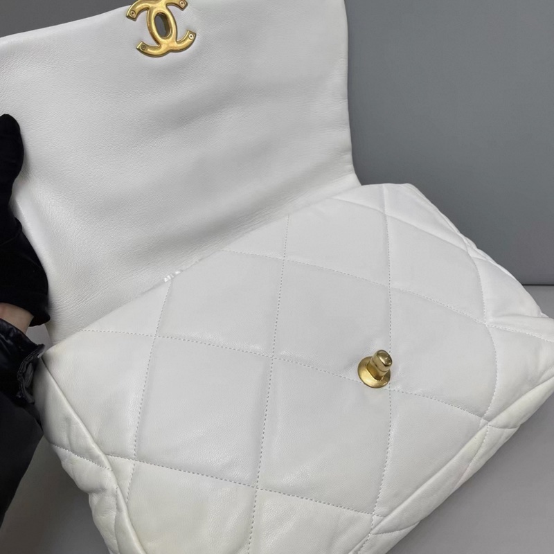 Chanel香奈兒19Bag大號 maxi白色全皮金扣包-6