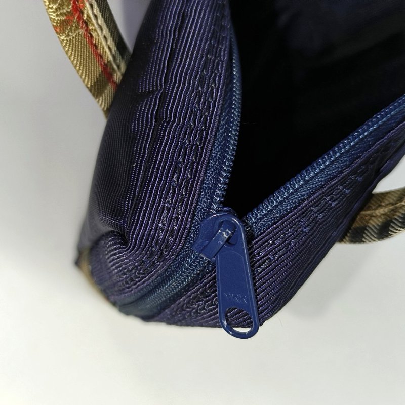 BURBERRY深藍色織物手提包金色五金-8