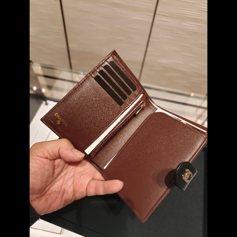 法國帶回全新超難買香奈兒護照套-1