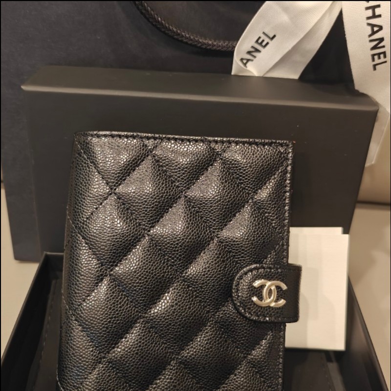 法國帶回全新超難買香奈兒護照套-2