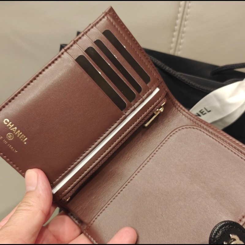 法國帶回全新超難買香奈兒護照套-4