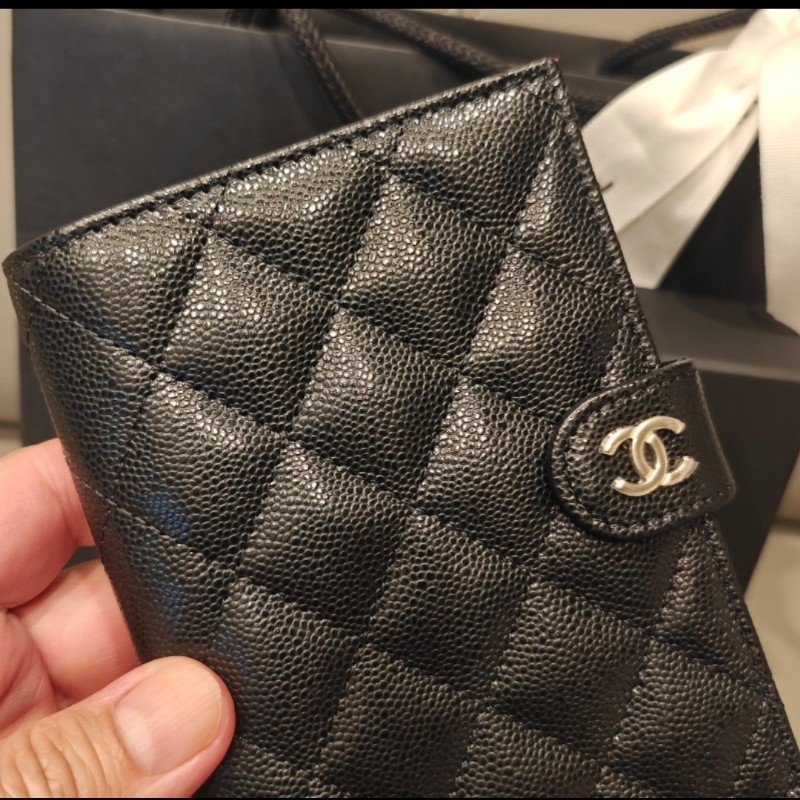 法國帶回全新超難買香奈兒護照套-8