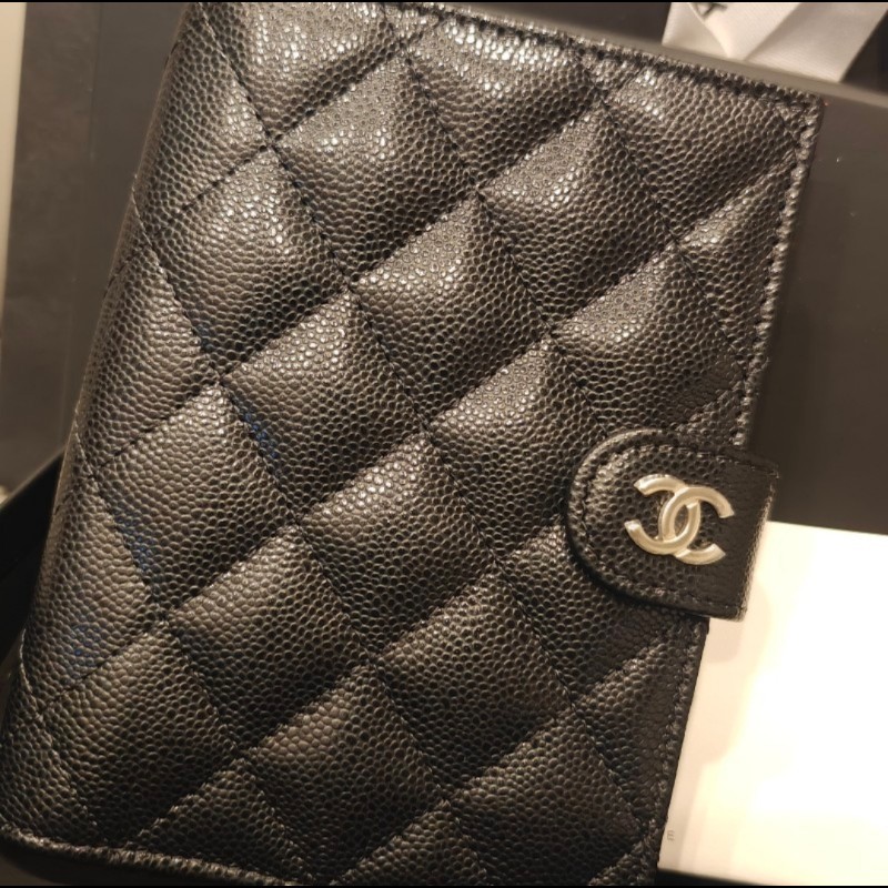 法國帶回全新超難買香奈兒護照套-12