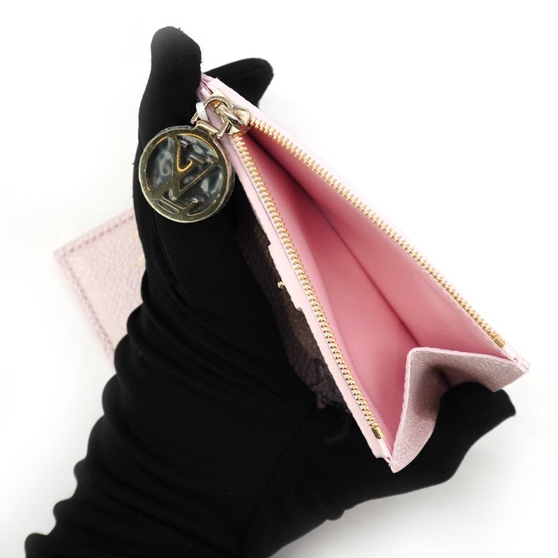 Louis Vuitton 展示品 Lisa Monogram Empreinte皮革對折短夾(M26517-珠光粉)-6