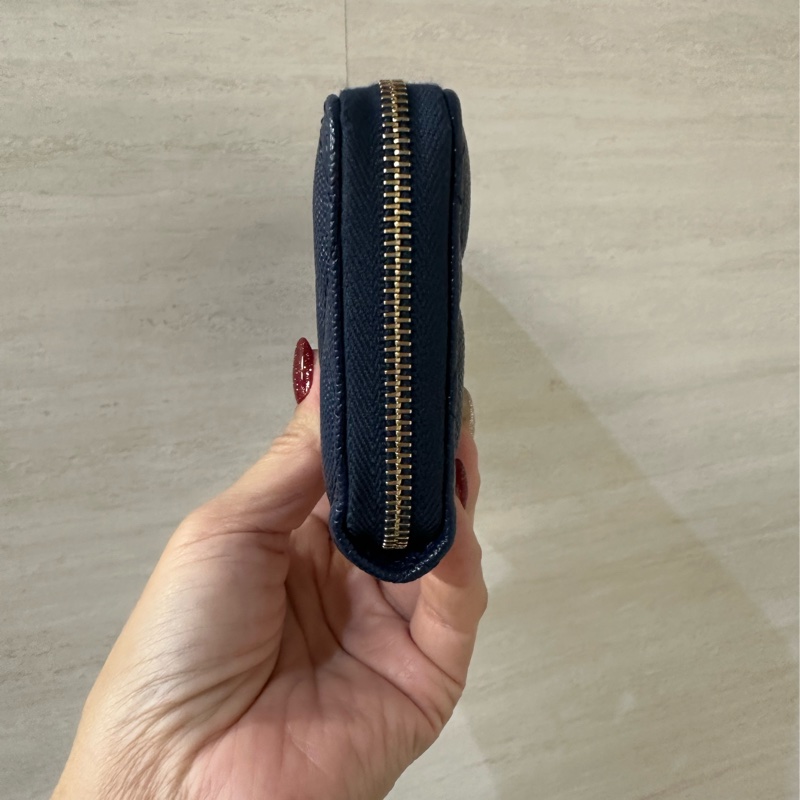 Chanel 深藍荔枝牛皮菱格淡金釦ㄇ拉內拉鍊4卡中夾-3