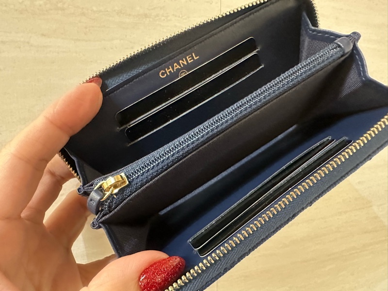 Chanel 深藍荔枝牛皮菱格淡金釦ㄇ拉內拉鍊4卡中夾-6