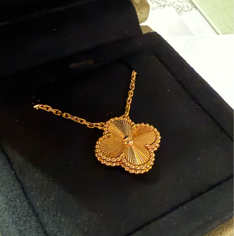 (2025台灣專櫃購證）全新Van Cleef & Arpels Vintage Alhambra 金雷射-3