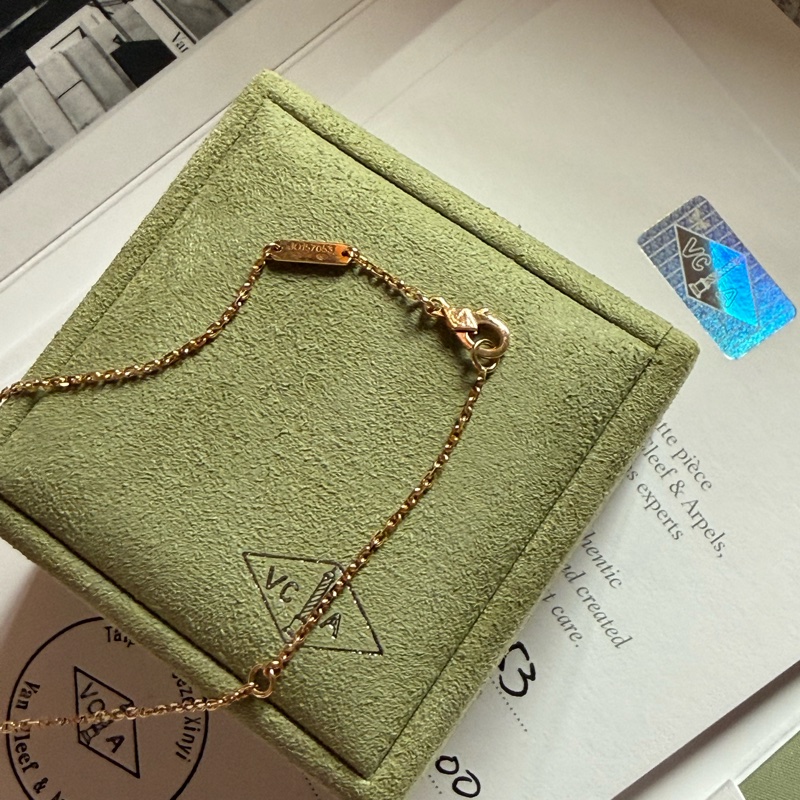 (2025台灣專櫃購證）全新Van Cleef & Arpels Vintage Alhambra 金雷射-4