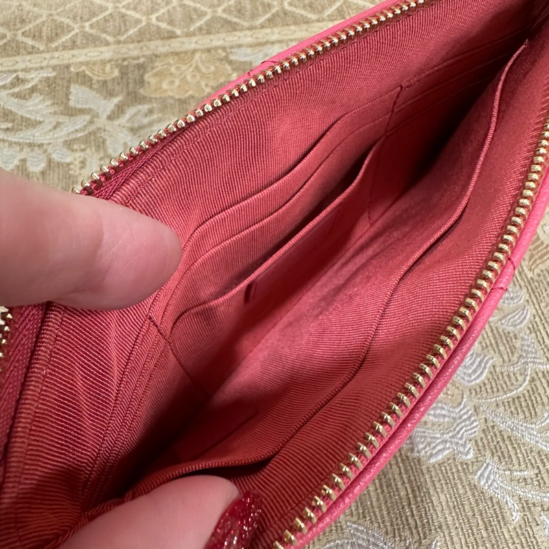 Chanel 粉羊皮19大菱格金釦一字拉鍊手拿包AP1059-7