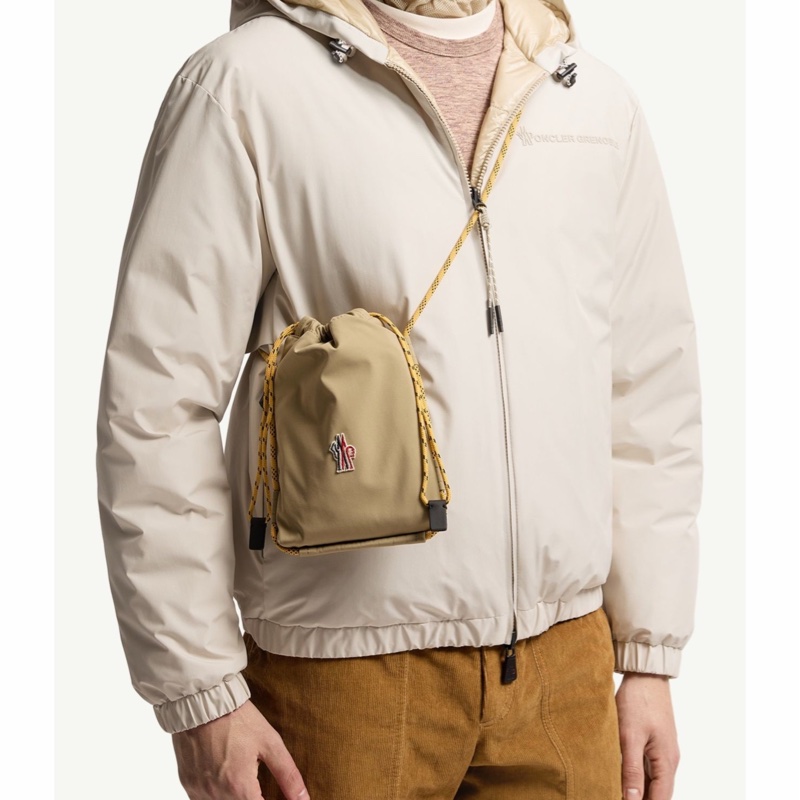 Moncler 男士 Makaio斜挎包均碼碼18cm*2cm*23cm-0